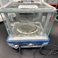 VWR Analytical Balance image 2